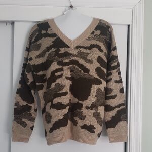 Cotton Emporium Olive and Tan V-Neck Sweater